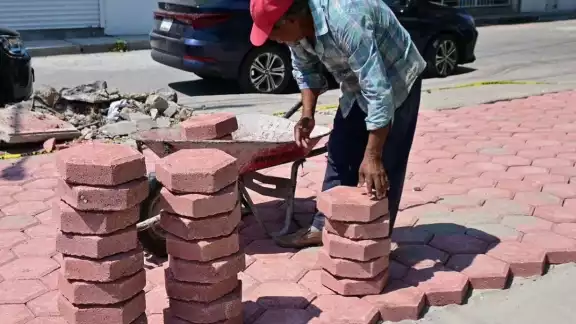 Ahora los trabajadores tienen un sueldo fijo y atención médica estandarizada Ahora los trabajadores tienen un sueldo fijo y atención médica estandarizada