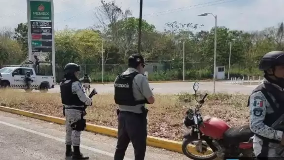 También se logró la detención de una motocicleta También se logró la detención de una motocicleta