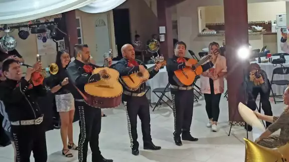 Los mariachis esperan buenas ganancias este fin de semana Los mariachis esperan buenas ganancias este fin de semana