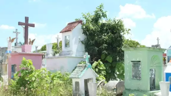 Los trabajadores del cementerio admiten que no hay espacio para venta de nuevas bóvedas