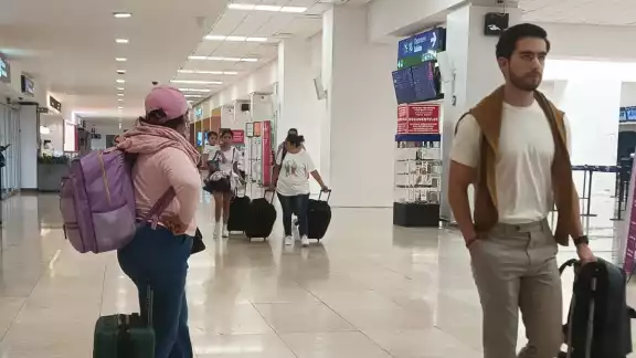 La afluencia de pasajeros en el aeropuerto de Mérida se mantiene con normalidad La afluencia de pasajeros en el aeropuerto de Mérida se mantiene con normalidad