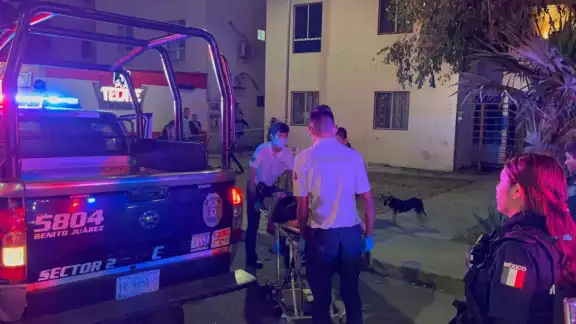 El individuo fue auxiliado por paramédicos El individuo fue auxiliado por paramédicos