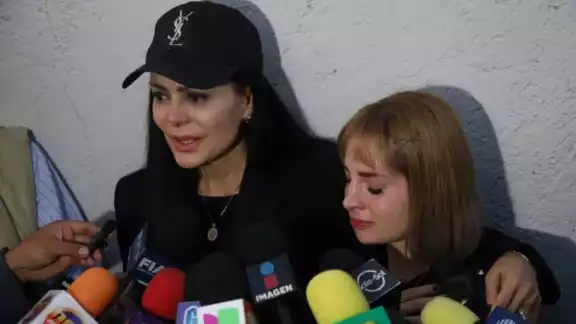 Maribel Guardia podría demandar a la funeraria que filtró fotos de su hijo Maribel Guardia podría demandar a la funeraria que filtró fotos de su hijo