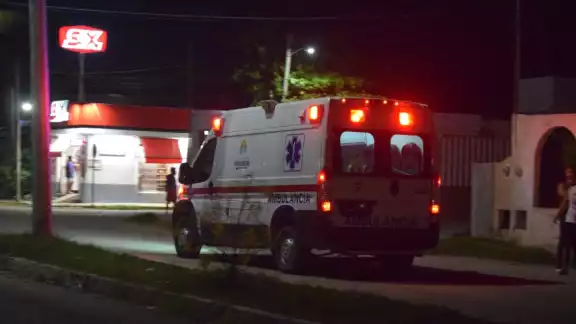 El joven fue trasladado de emergencia al hospital El joven fue trasladado de emergencia al hospital
