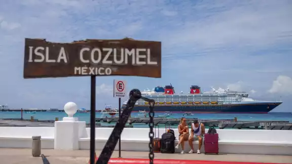 El Viking Polaris y el Viking Mars echarán ancla este viernes, con más de mil 300 pasajeros