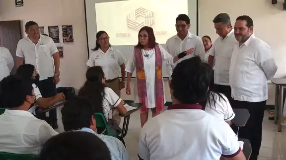 Leticia Ramírez realiza una gira en Campeche Leticia Ramírez realiza una gira en Campeche