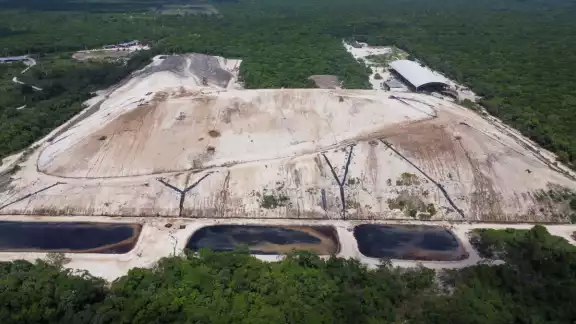 Fue sancionado con 1.2 mdp, y como “gesto de buena voluntad”, según el Síndico Municipal, sólo tendrá que pagar 900 mil pesos.
Fue sancionado con 1.2 mdp, y como “gesto de buena voluntad”, según el Síndico Municipal, sólo tendrá que pagar 900 mil pesos.