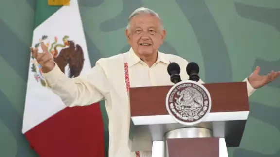 Andrés Manuel López Obrador sugirió que el respaldo del partidpo español VOX a la candidata de oposición no perjudicará, por el contrario, contribuirá al fortalecimiento de su propio movimiento político Andrés Manuel López Obrador sugirió que el respaldo del partidpo español VOX a la candidata de oposición no perjudicará, por el contrario, contribuirá al fortalecimiento de su propio movimiento político