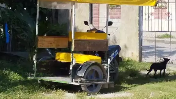 Fueron unos familiares quienes le avisaron que habían encontrado su unidad desvalijada