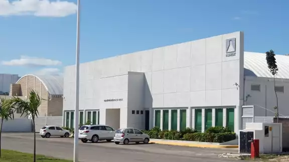 El embargo de los bienes que los deudores pusieron en garantía, consisten en terrenos. El embargo de los bienes que los deudores pusieron en garantía, consisten en terrenos.