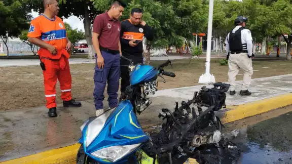Personas pidieron apoyo al 911 para impedir que se consumiera, pero fue en vano