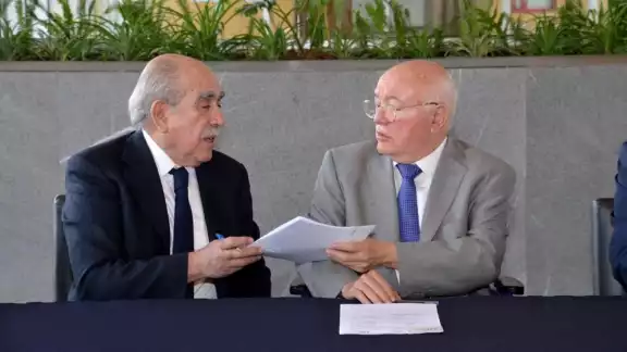 Pablo Gómez Álvarez y David Rogelio Colmenares Páramo, titulares de la UIF y ASF, respectivamente, suscribieron el acuerdo de colaboración Pablo Gómez Álvarez y David Rogelio Colmenares Páramo, titulares de la UIF y ASF, respectivamente, suscribieron el acuerdo de colaboración