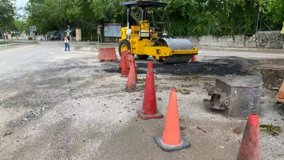 Los trabajadores dañaron rejillas y pozos pluviales al hacer trabajos de mala calidad Los trabajadores dañaron rejillas y pozos pluviales al hacer trabajos de mala calidad