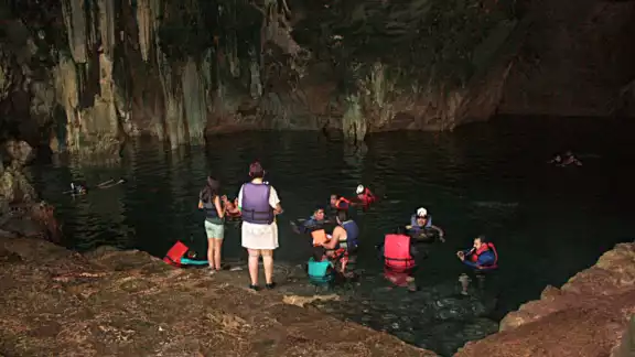 Los cenotes de Homún son muy visitados por yucatecos y turistas Los cenotes de Homún son muy visitados por yucatecos y turistas