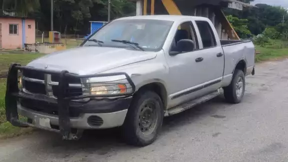 Los tres sujetos fueron detenidos y permanecerán a disposición de las autoridades Los tres sujetos fueron detenidos y permanecerán a disposición de las autoridades