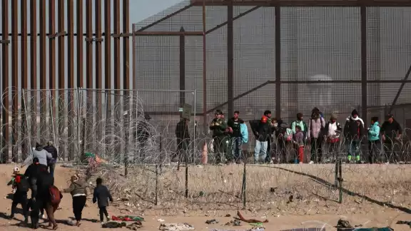 El Procurador General de Texas, Aaron Nielson, admitió ante el tribunal que se pudo haber ido “demasiado lejos” cuando aprobó la controvertida ley de inmigración conocida como SB4 El Procurador General de Texas, Aaron Nielson, admitió ante el tribunal que se pudo haber ido “demasiado lejos” cuando aprobó la controvertida ley de inmigración conocida como SB4