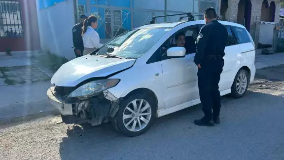 Los afectados no pudieron describir las características del taxi a los uniformados. Los afectados no pudieron describir las características del taxi a los uniformados.