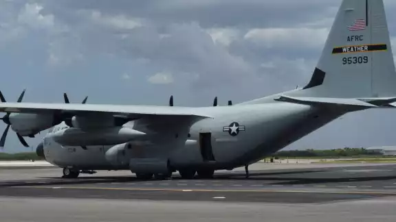 Los aviones cazahuracanes son aeronaves del tipo WC-130J Hércules Los aviones cazahuracanes son aeronaves del tipo WC-130J Hércules