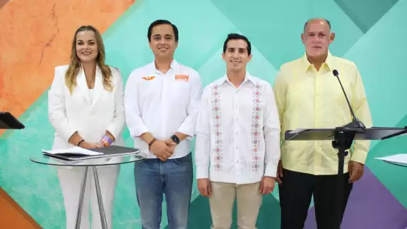 Los cuatro candidatos estuvieron presentes en el debate