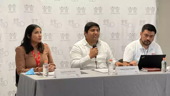 El infonavit recién firmó un convenio con los Leones de Yucatán para difundir los programas en el parque Kukulcán El infonavit recién firmó un convenio con los Leones de Yucatán para difundir los programas en el parque Kukulcán