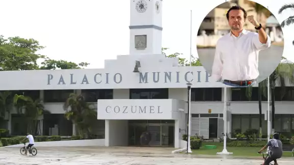 El Político fungió como Alcalde de Cozumel del 2018 al 2021, y buscará nuevamente estar en el poder de la mano del PRI.
El Político fungió como Alcalde de Cozumel del 2018 al 2021, y buscará nuevamente estar en el poder de la mano del PRI.