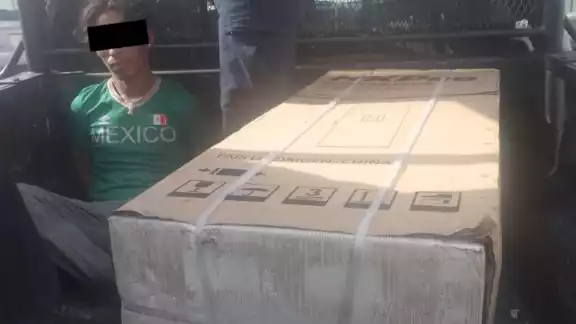 El hombre quedó a disposición de las autoridades correspondientes