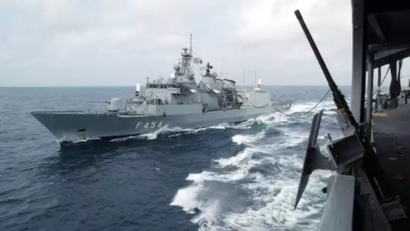 La operación "Aspides" comenzará pronto con su misión de proteger el transporte marítimo internacional contra los ataques de los piratas hutíes en el Mar Rojo La operación "Aspides" comenzará pronto con su misión de proteger el transporte marítimo internacional contra los ataques de los piratas hutíes en el Mar Rojo