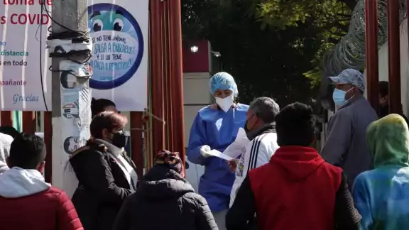 México registra más de 300 mil muertes por coronavirus México registra más de 300 mil muertes por coronavirus