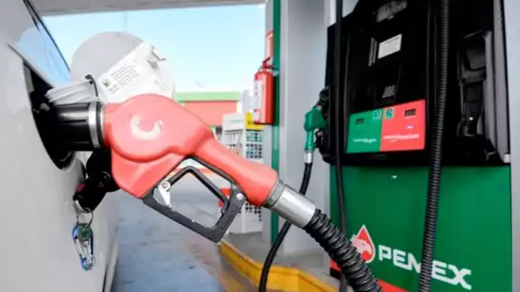 Habitantes reportaron 15 horas sin combustible en la región Habitantes reportaron 15 horas sin combustible en la región