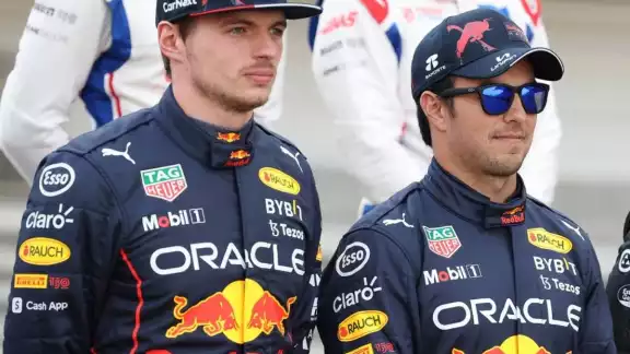 En una entrevista, el piloto mexicano habló sobre su relación profesional con Max Verstappen