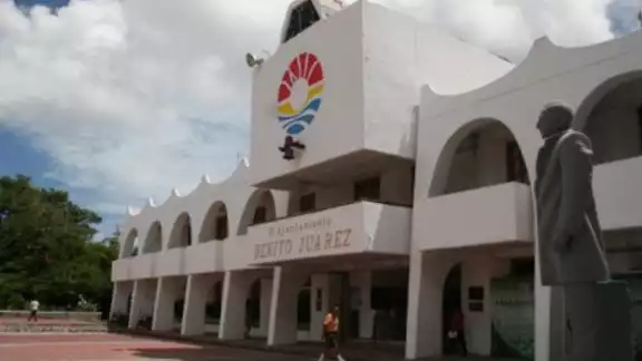 Sigue la incertidumbre por el abanderado de Morena.