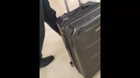Confiando se retiró, pensando que el problema estaba resuelto Confiando se retiró, pensando que el problema estaba resuelto