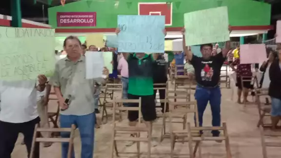Los quejosos manifestaron que el acta de la supuesta asamblea muestra que es un claro caso de falsificación Los quejosos manifestaron que el acta de la supuesta asamblea muestra que es un claro caso de falsificación