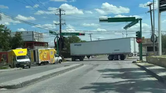 Se registran bloqueos y tiroteos en Nuevo, Tamaulipas Se registran bloqueos y tiroteos en Nuevo, Tamaulipas