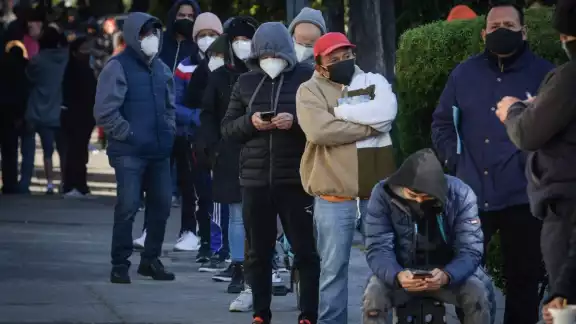Los contagios por COVID-19 han crecido a niveles nunca antes vistos Los contagios por COVID-19 han crecido a niveles nunca antes vistos