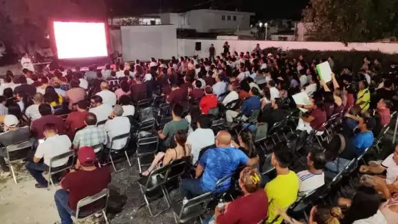 Así se ve la sede de Morena durante el primer debate presidencial