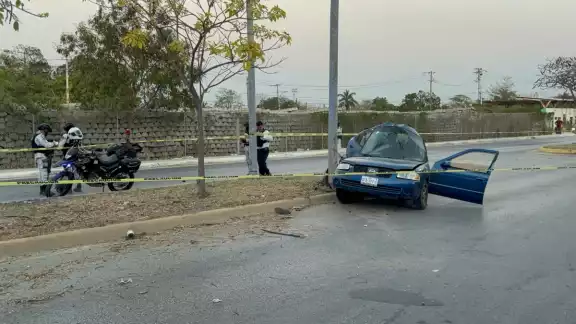El automovilista transitaba a exceso de velocidad El automovilista transitaba a exceso de velocidad