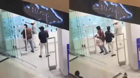 Asaltan plaza comercial de Cuautitlán Izcalli, saquean tienda de celulares