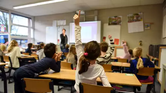 La nueva técnica para que nadie llegue tarde por sus hijos a la escuela. Foto: Especial La nueva técnica para que nadie llegue tarde por sus hijos a la escuela. Foto: Especial