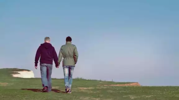 Este lunes el Vaticano publicó un documento que acepta la "posibilidad de bendecir" a parejas "en situación irregular" o del mismo sexo