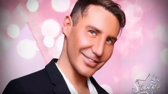 El profesional de la belleza atendió a estrellas como Belinda Foto: Especial El profesional de la belleza atendió a estrellas como Belinda Foto: Especial