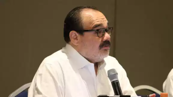 El Senador aseguró que se registró ayer martes por la noche como aspirante para ser el próximo candidato de Morena El Senador aseguró que se registró ayer martes por la noche como aspirante para ser el próximo candidato de Morena