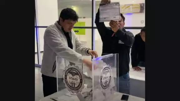 El Sindicato Independiente de Trabajadores de Audi México (Sitaudi) señalo que la huelga se mantiene tras el rechazo al aumento salarial del 7% El Sindicato Independiente de Trabajadores de Audi México (Sitaudi) señalo que la huelga se mantiene tras el rechazo al aumento salarial del 7%