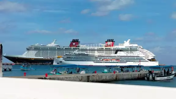 El próximo sábado será una sola embarcación la que visite la isla, en la Terminal Puerta Maya, donde atracará el Carnival Brezee; el domingo no hay arribos El próximo sábado será una sola embarcación la que visite la isla, en la Terminal Puerta Maya, donde atracará el Carnival Brezee; el domingo no hay arribos