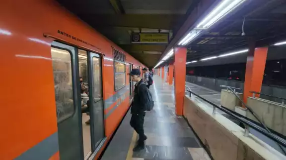 El Sistema de Transporte Colectivo Metro de la Ciudad de México anunció que quedó reanudado el servicio en la Línea 5 a su capacidad plena