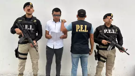 El hombre es acusado por el delito de violación equiparada agravada El hombre es acusado por el delito de violación equiparada agravada