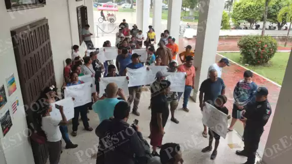 Amenazan con bloquear de forma permanente la carretera Cafetal-Mahahual