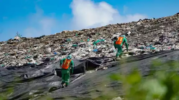 La empresa responsable señaló que, luego de ser pesados por un sistema revisado por la Profeco, los residuos son llevados a una zona de tiro para el proceso final. La empresa responsable señaló que, luego de ser pesados por un sistema revisado por la Profeco, los residuos son llevados a una zona de tiro para el proceso final.