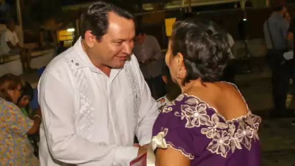 Joaquín Díaz dio a conocer los beneficios que reciben los yucatecos. Joaquín Díaz dio a conocer los beneficios que reciben los yucatecos.