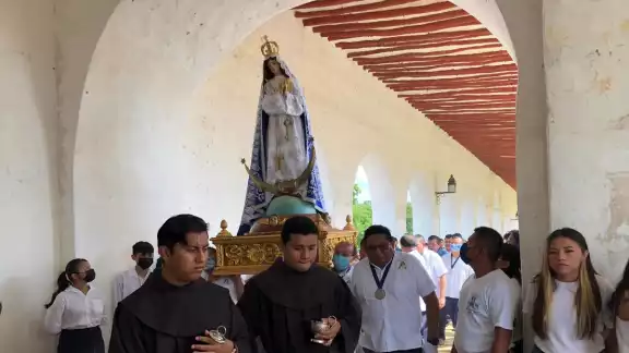 Hoy se cumplen 375 años de la promesa que los católicos le hicieron a la virgen de Izamal Hoy se cumplen 375 años de la promesa que los católicos le hicieron a la virgen de Izamal